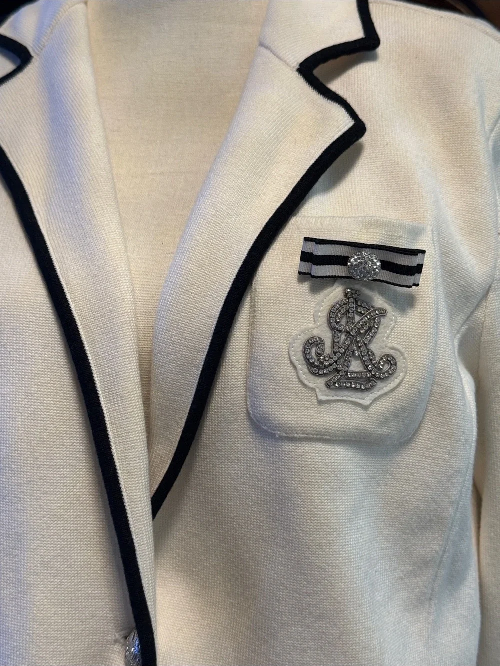 Lauren Ralph Lauren White Blazer with Black Piping and Embellished Crest - Picture 1 of 10